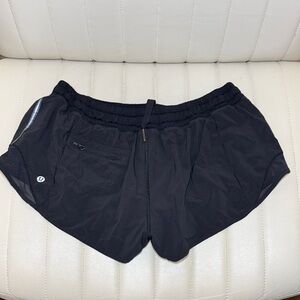 Black Lululemon Athletic Shorts 8 Low Rise 2in inseam hotty hot
